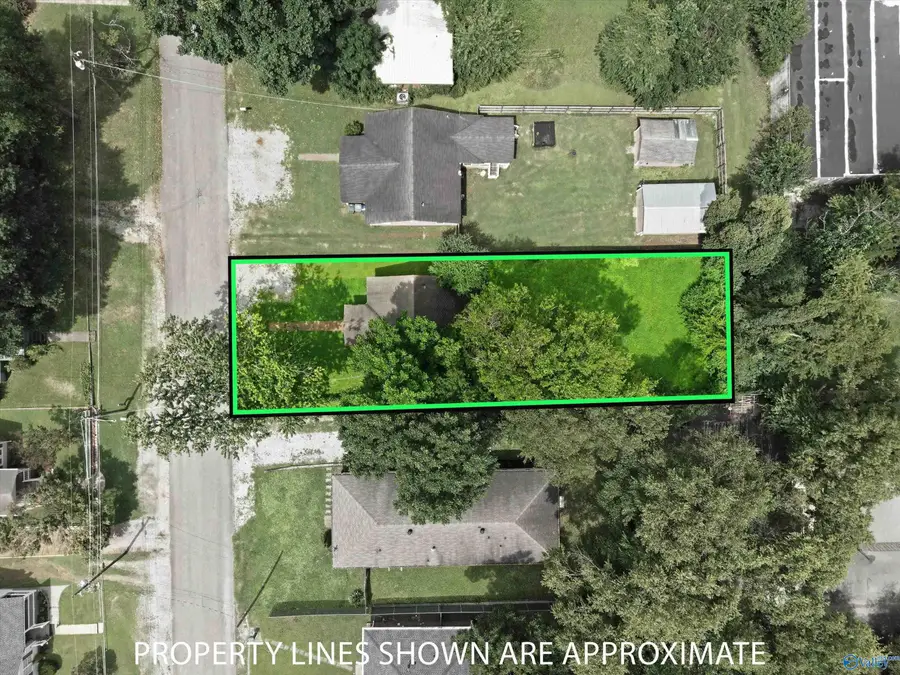 2906 6th Avenue Sw, Huntsville, AL 35805 - #3