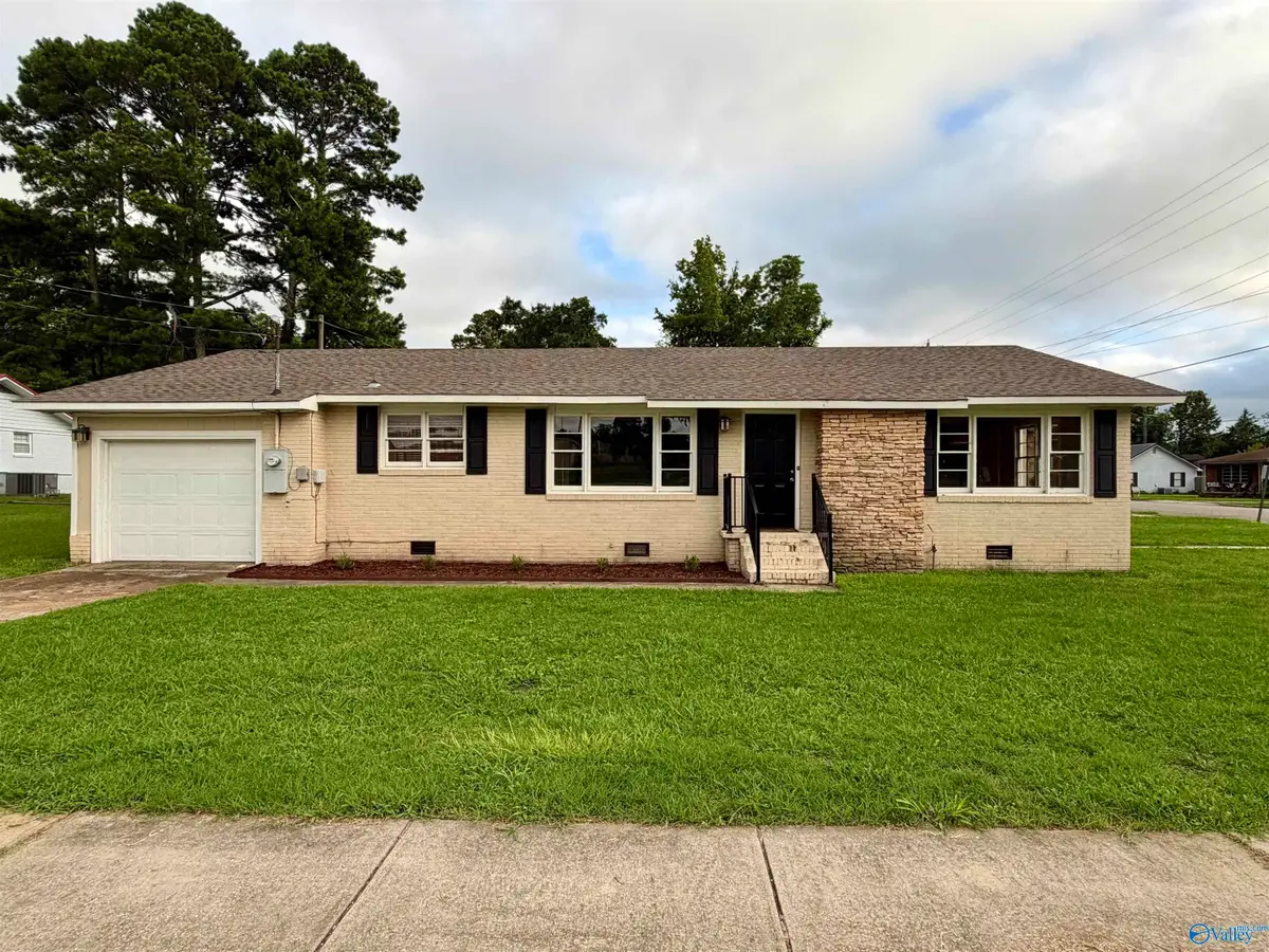232 Main Street, Moulton, AL 35650 - #1
