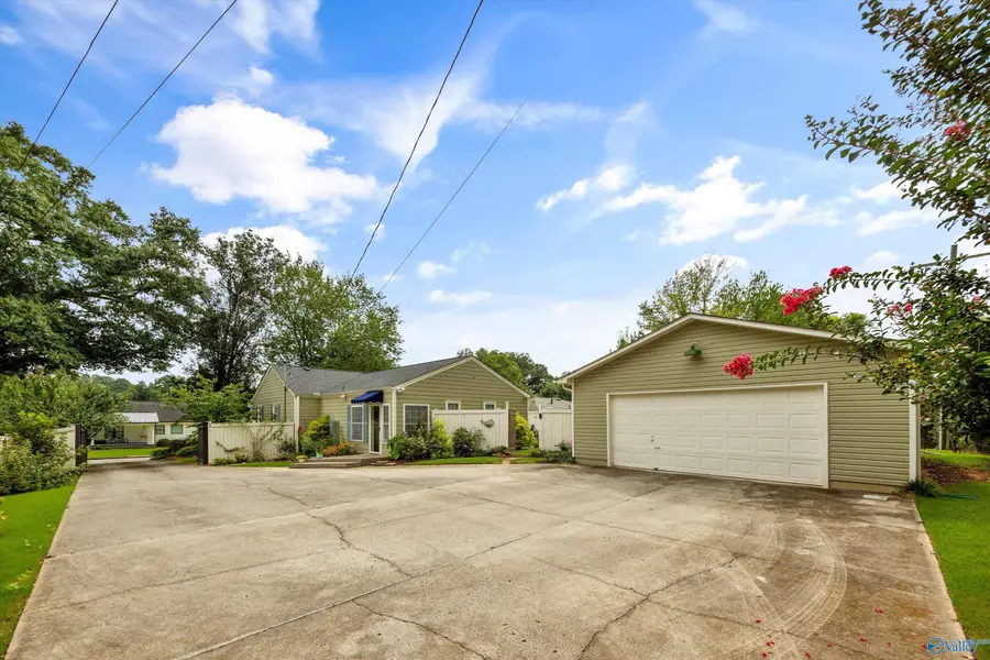 1105 Bluefield Avenue Se, Huntsville, AL 35801 - #2