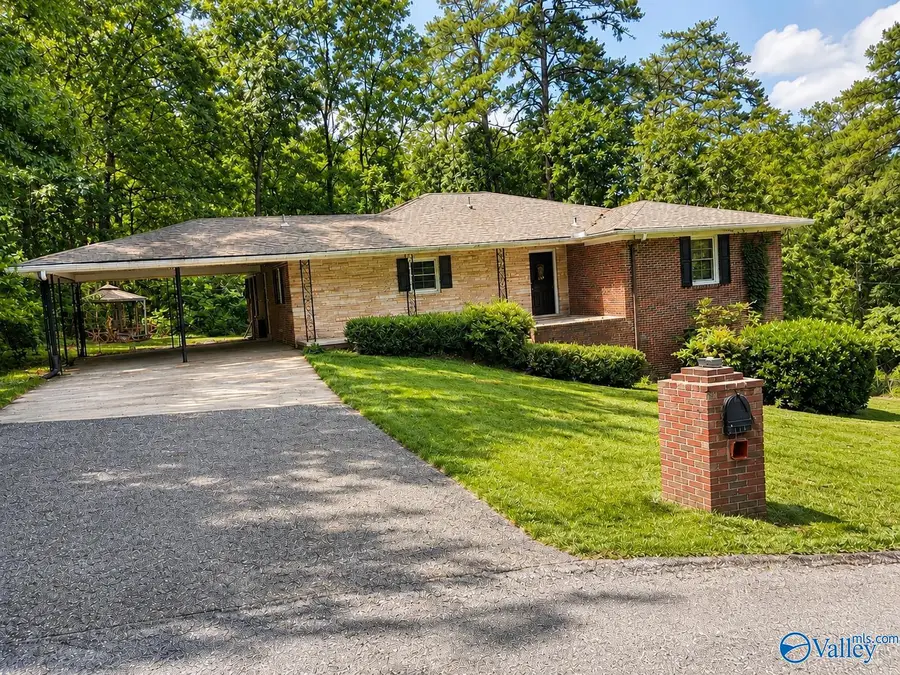 401 Hollywood Road, Gadsden, AL 35901 - #2