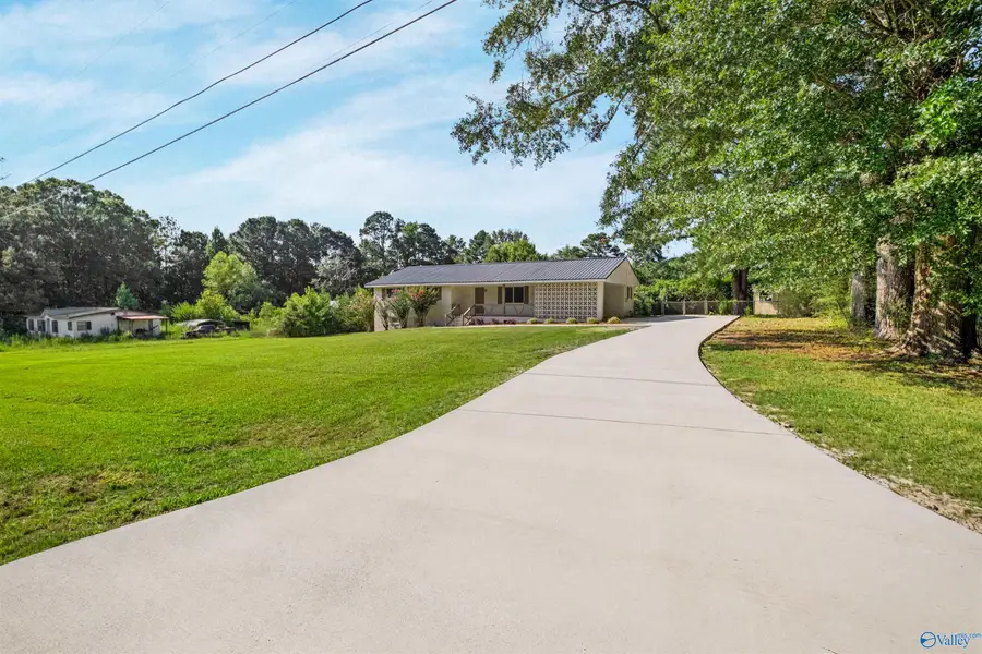 2702 Sunset Drive, Southside, AL 35907 - #2
