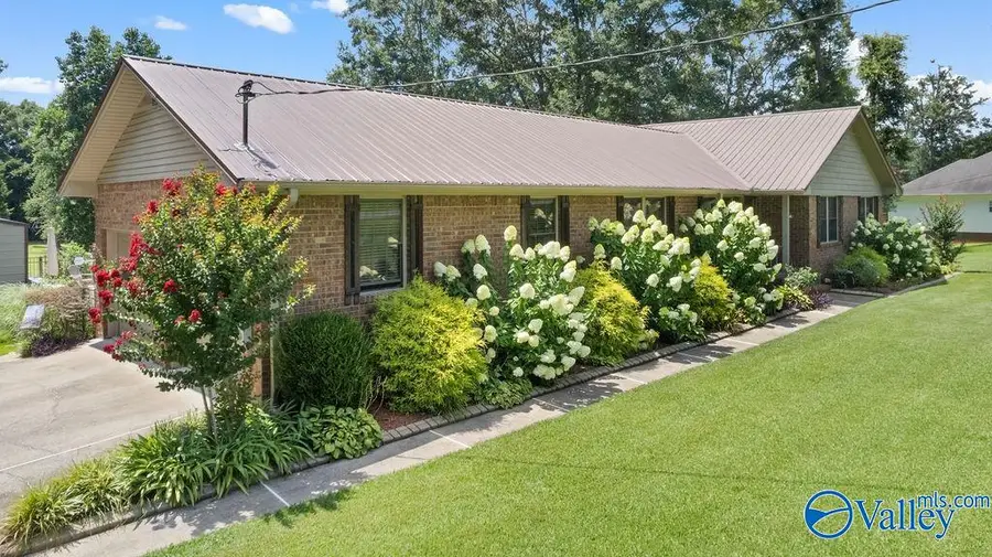 2319 Cornelia Circle W, Gadsden, AL 35901 - #2