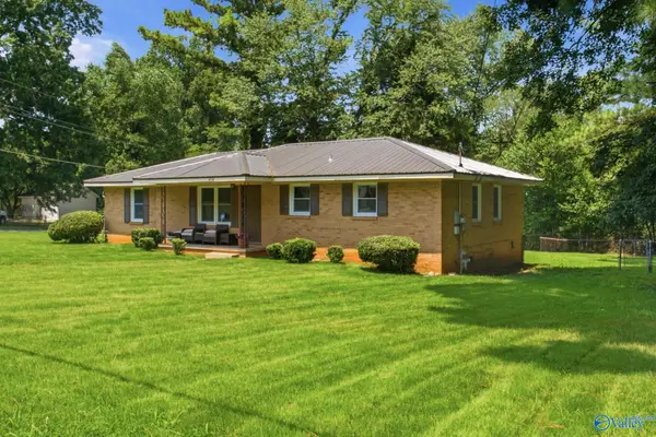 3116 Greenhill Drive Nw, Huntsville, AL 35810