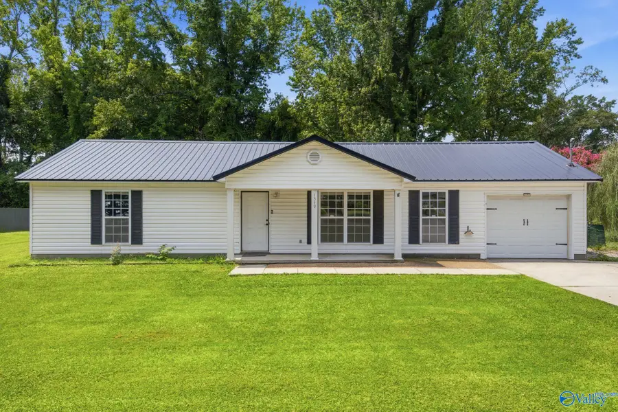 1549 Vest Street, Hartselle, AL 35640 - #2