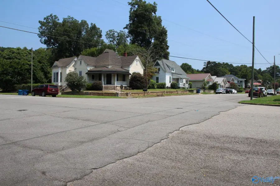 502 NW 5th Street, Attalla, AL 35954 - #3
