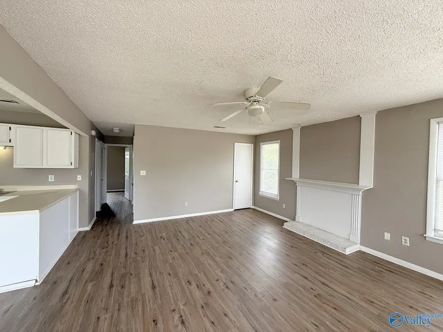3929 Highridge Drive Sw, Huntsville, AL 35802 - #2
