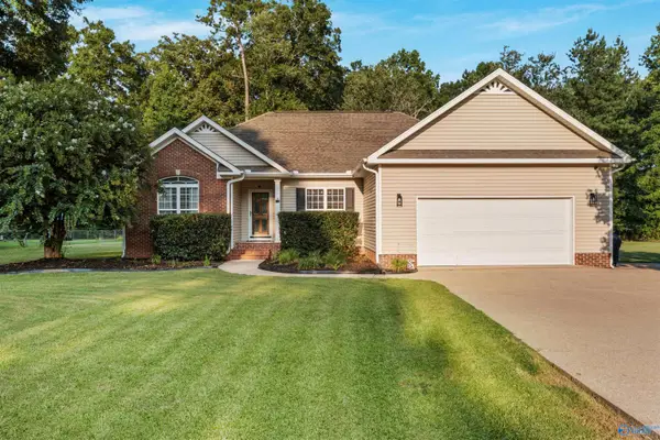 103 Hiawatha Place, Rainbow City, AL 35906