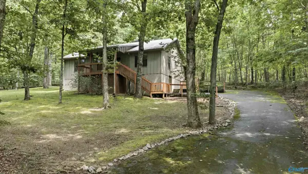 73 County Road 66, Fort Payne, AL 35967