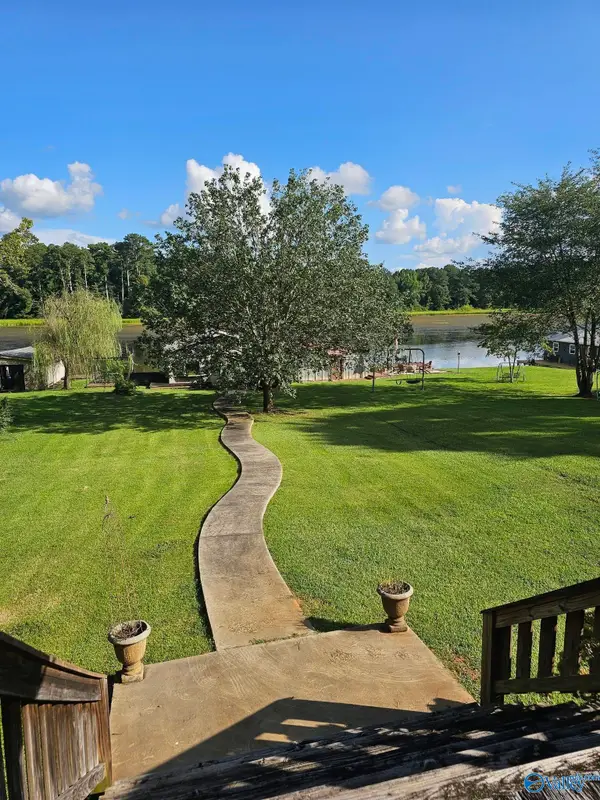 1465 Point Of Pines, Guntersville, AL 35976