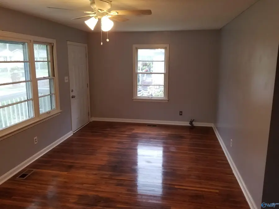 323 South Plymouth Nw, Huntsville, AL 35811 - #3