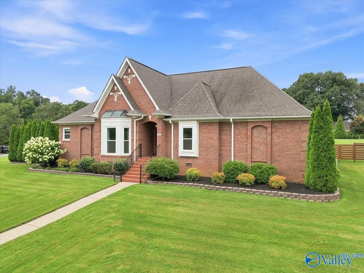 100 Ce Lee Circle, Huntsville, AL 35806 - #1