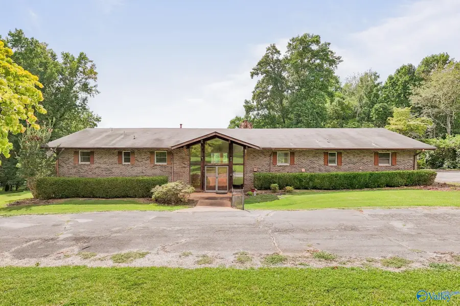 356 Springhill Road Nw, Huntsville, AL 35806 - #2