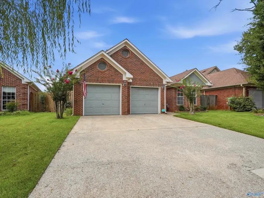 512 Sussex Drive Sw, Huntsville, AL 35824 - #2