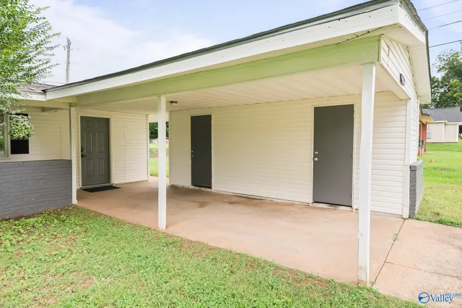 111 Whitney Avenue Ne, Huntsville, AL 35811 - #3