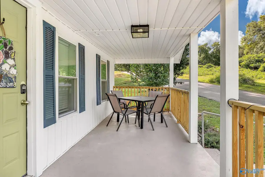 2513 Lakeview Drive, Guntersville, AL 35976 - #3