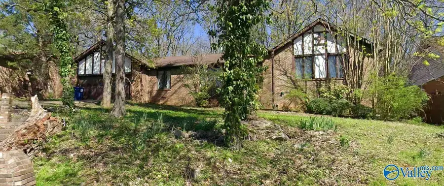 7709 Oakridge Drive Se, Huntsville, AL 35802 - #3