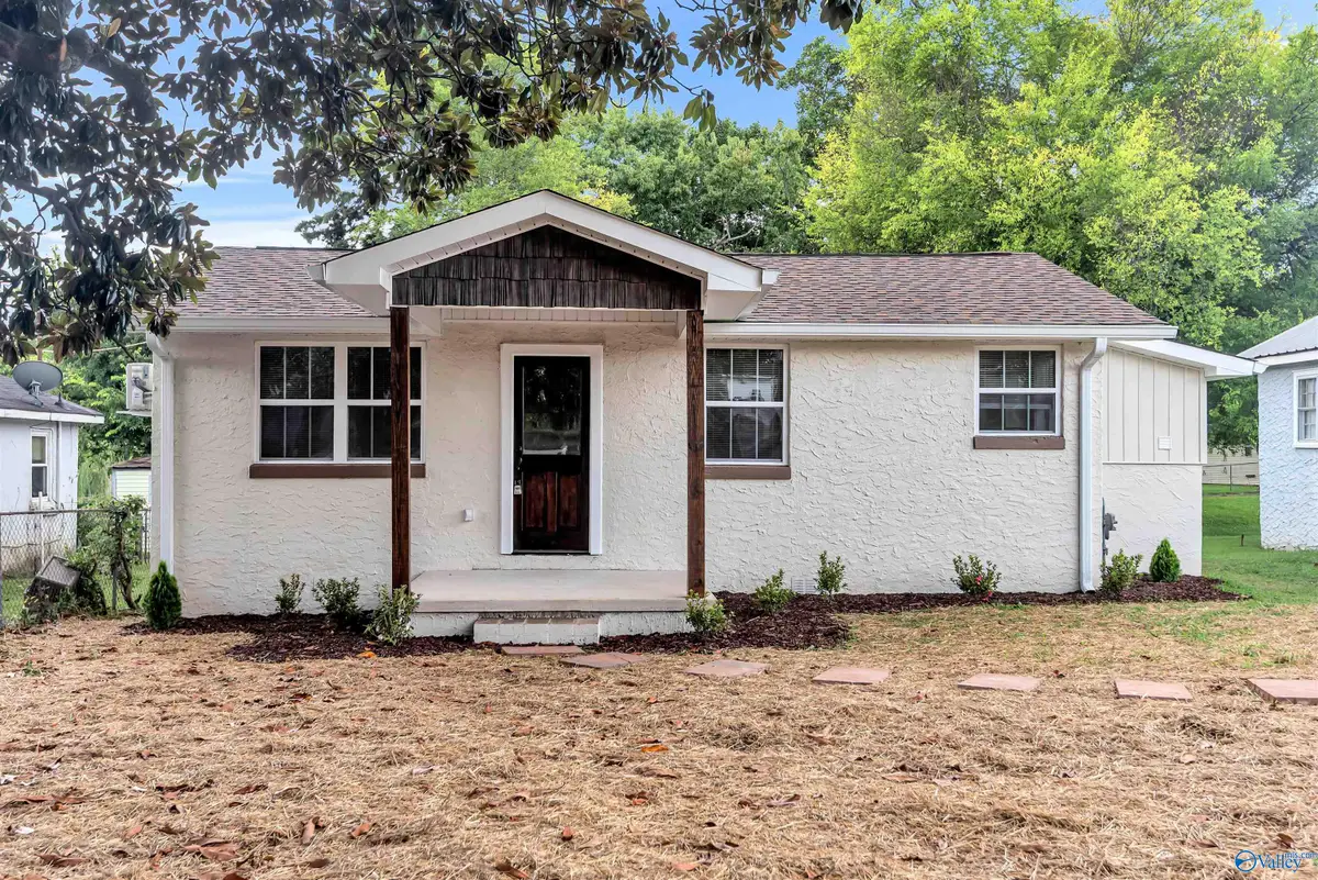 208 S Spurr Street, Florence, AL 35630 - #1