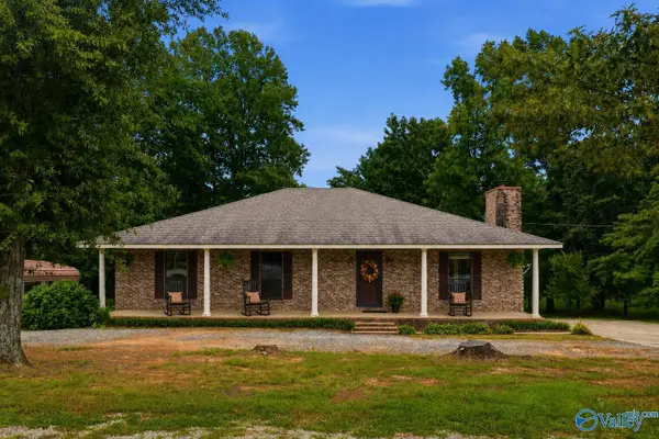 369 Elkwood Section Road, Hazel Green, AL 35750
