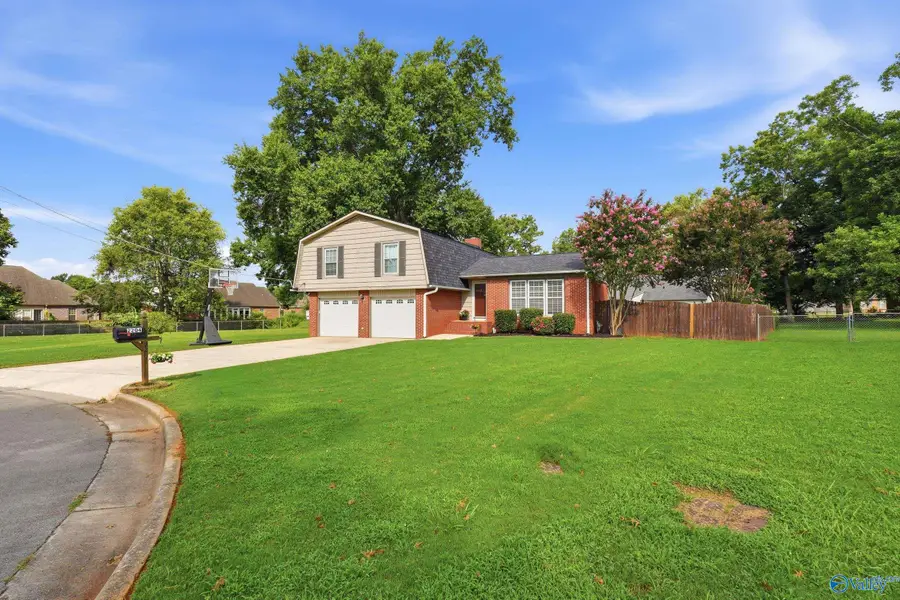 2204 Shannonhouse Road, Huntsville, AL 35803 - #2