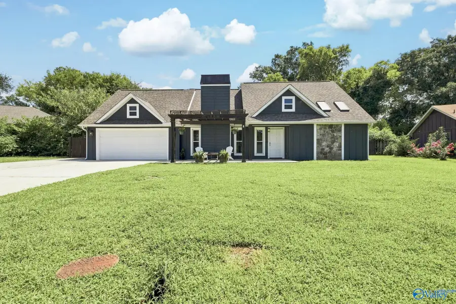 9883 Willow Cove Road Se, Huntsville, AL 35802 - #2