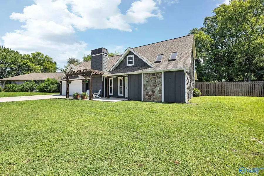 9883 Willow Cove Road Se, Huntsville, AL 35802 - #3