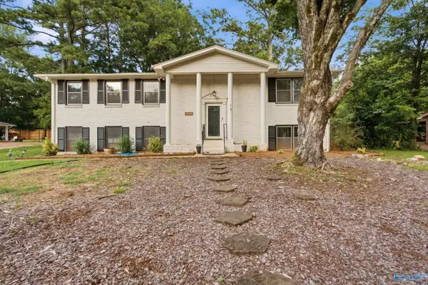 5609 Alta Dena Street Sw, Huntsville, AL 35802