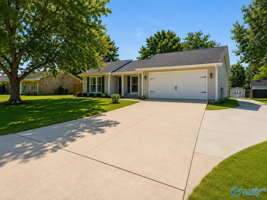 1217 Elm Street W, Athens, AL 35611 - #2