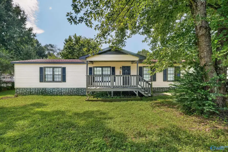 124 Helton Avenue, Hazel Green, AL 35750 - #2