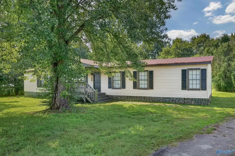 124 Helton Avenue, Hazel Green, AL 35750 - #3