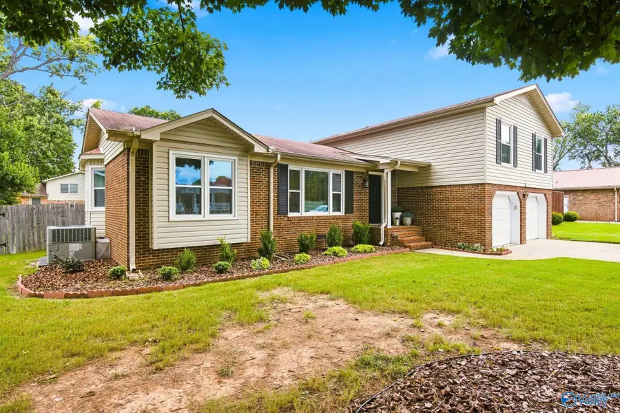 2107 Britain Avenue, Huntsville, AL 35803 - #2
