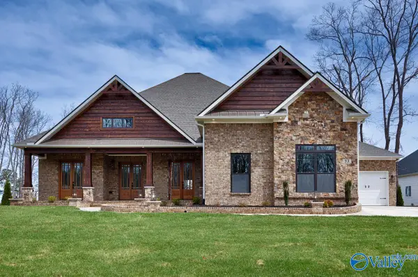 19 Bluff Creek Se, Huntsville, AL 35803