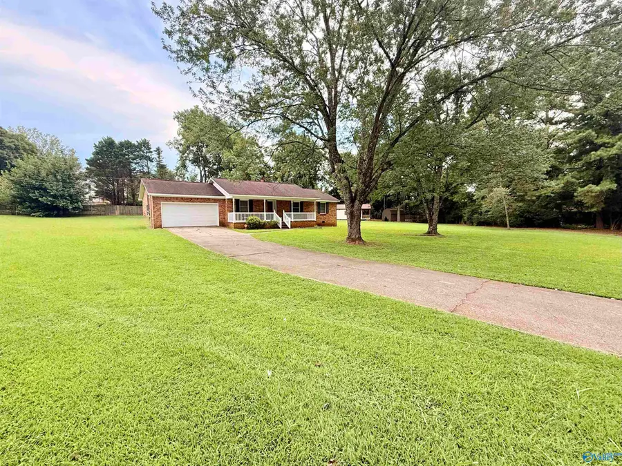 2010 Rosewood Drive Nw, Huntsville, AL 35810 - #2
