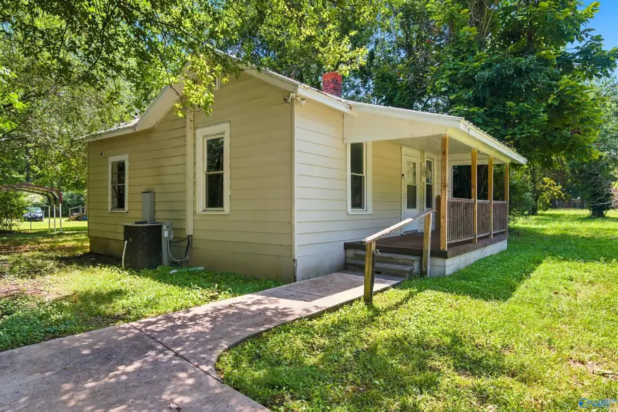 1009 W Washington Street, Athens, AL 35611 - #2