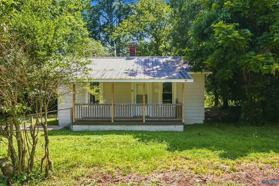 1009 W Washington Street, Athens, AL 35611 - #3