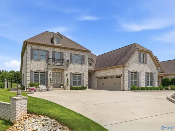 13728 Plainfield Drive, Athens, AL 35613