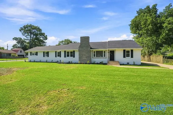 1006 E Forrest Street, Athens, AL 35611