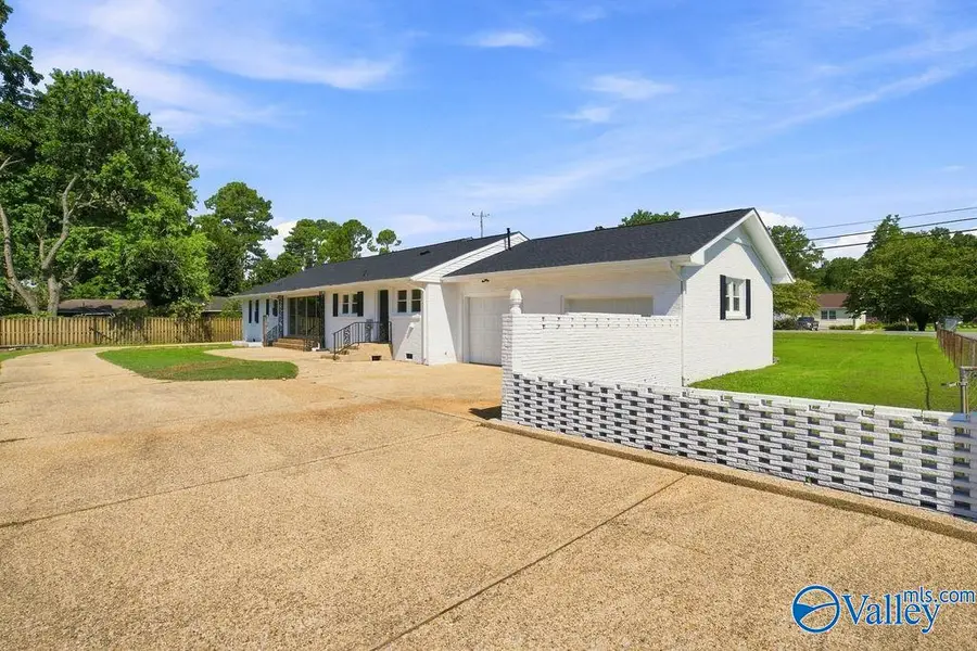 1006 E Forrest Street, Athens, AL 35611 - #3