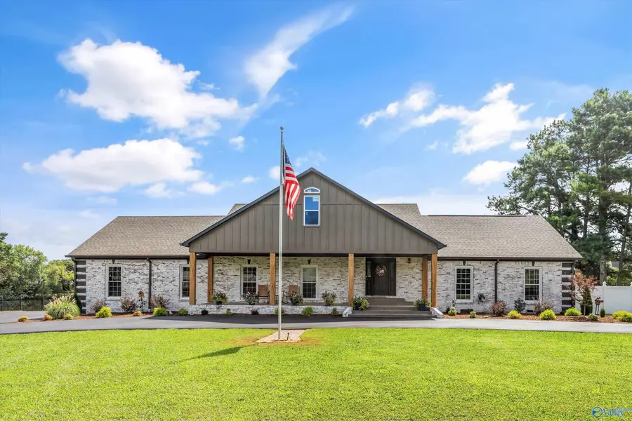 205 Lindsay Lane S, Athens, AL 35613 - #2