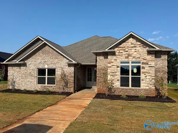 13589 Pipers Square, Athens, AL 35611