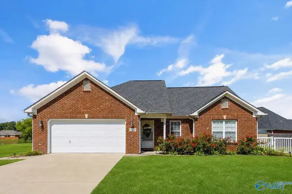 229 Chestnut Oak Circle, Owens Cross Roads, AL 35763