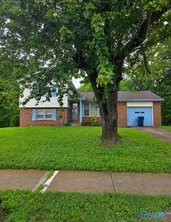 3219 W Helena Drive Nw, Huntsville, AL 35810