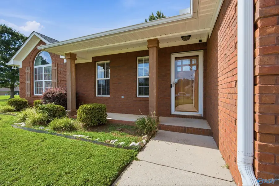 203 Turkey Point Drive, New Market, AL 35761 - #2