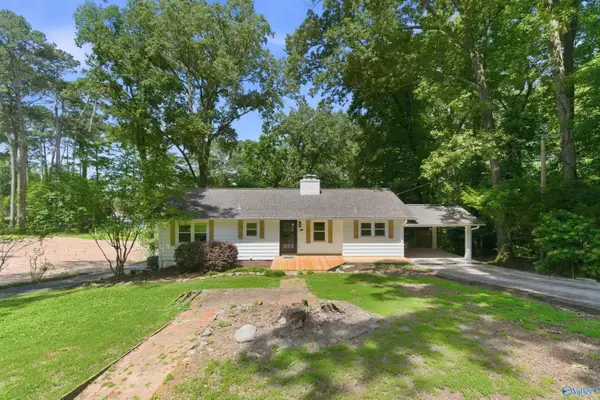 1832 Forest Drive, Guntersville, AL 35976