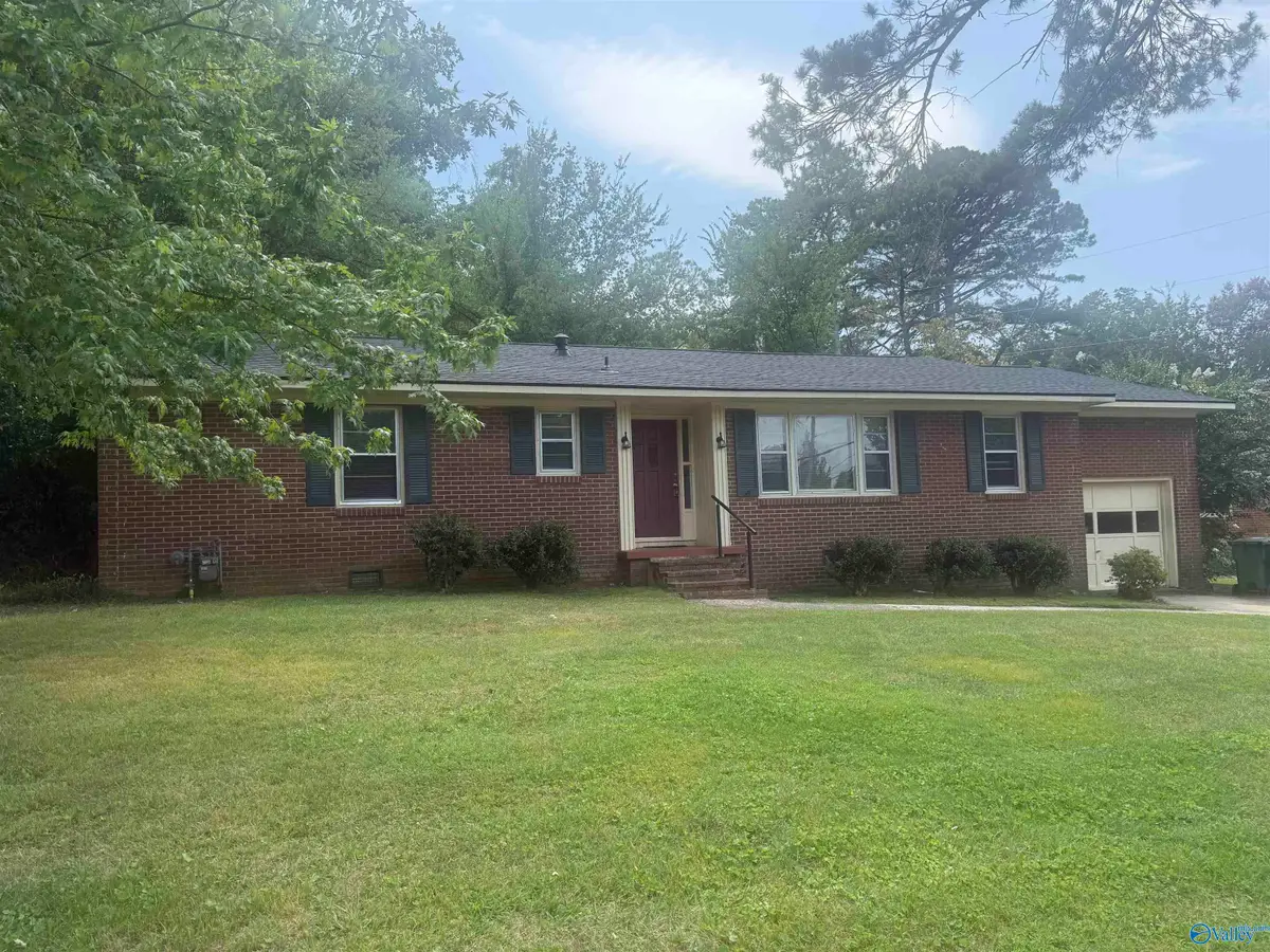 2004 Colice Road, Huntsville, AL 35801 - #1