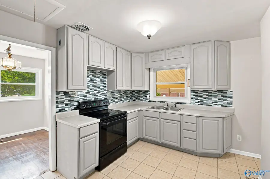 3216 Fairacres Road Sw, Huntsville, AL 35805 - #3