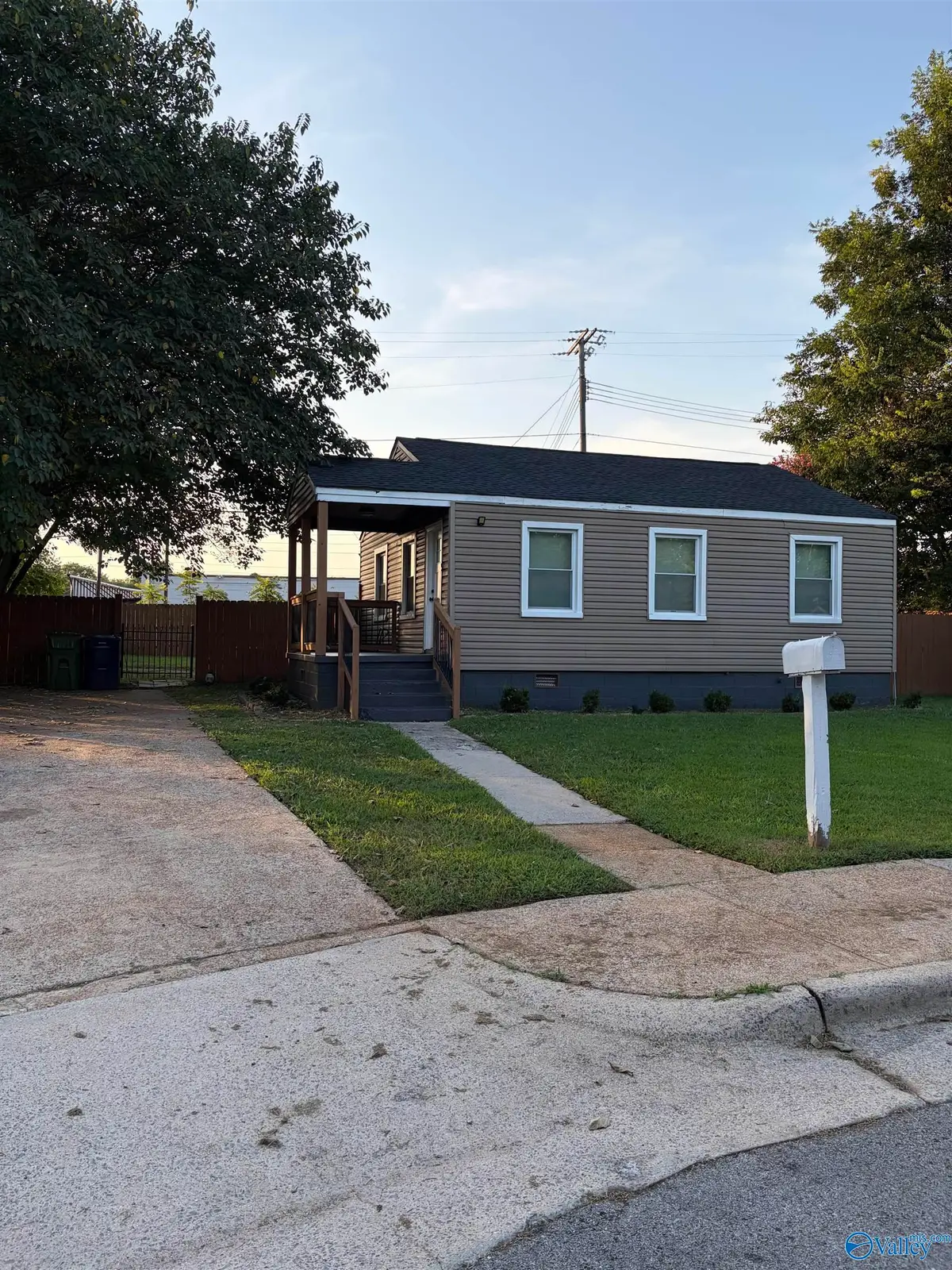 2208 Hammond Circle Nw, Huntsville, AL 35816 - #1