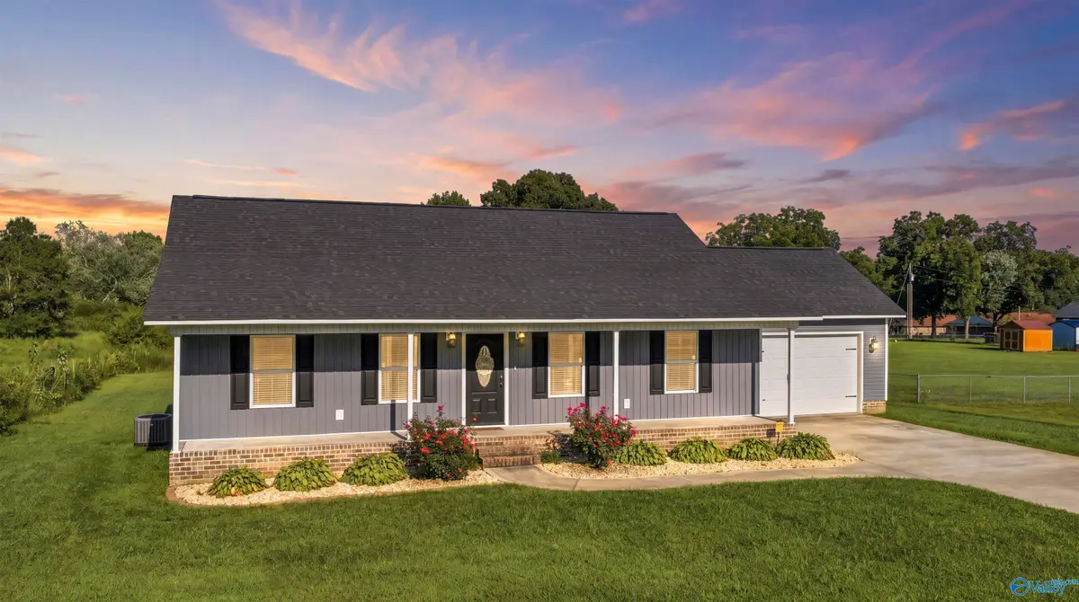 433 Fourth Ave, Rainsville, AL 35986 - #1