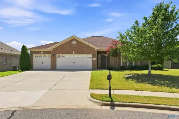 415 Creekwater Circle Nw, Madison, AL 35757