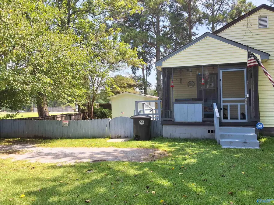 902 Wilbanks Avenue, Gadsden, AL 35903 - #3
