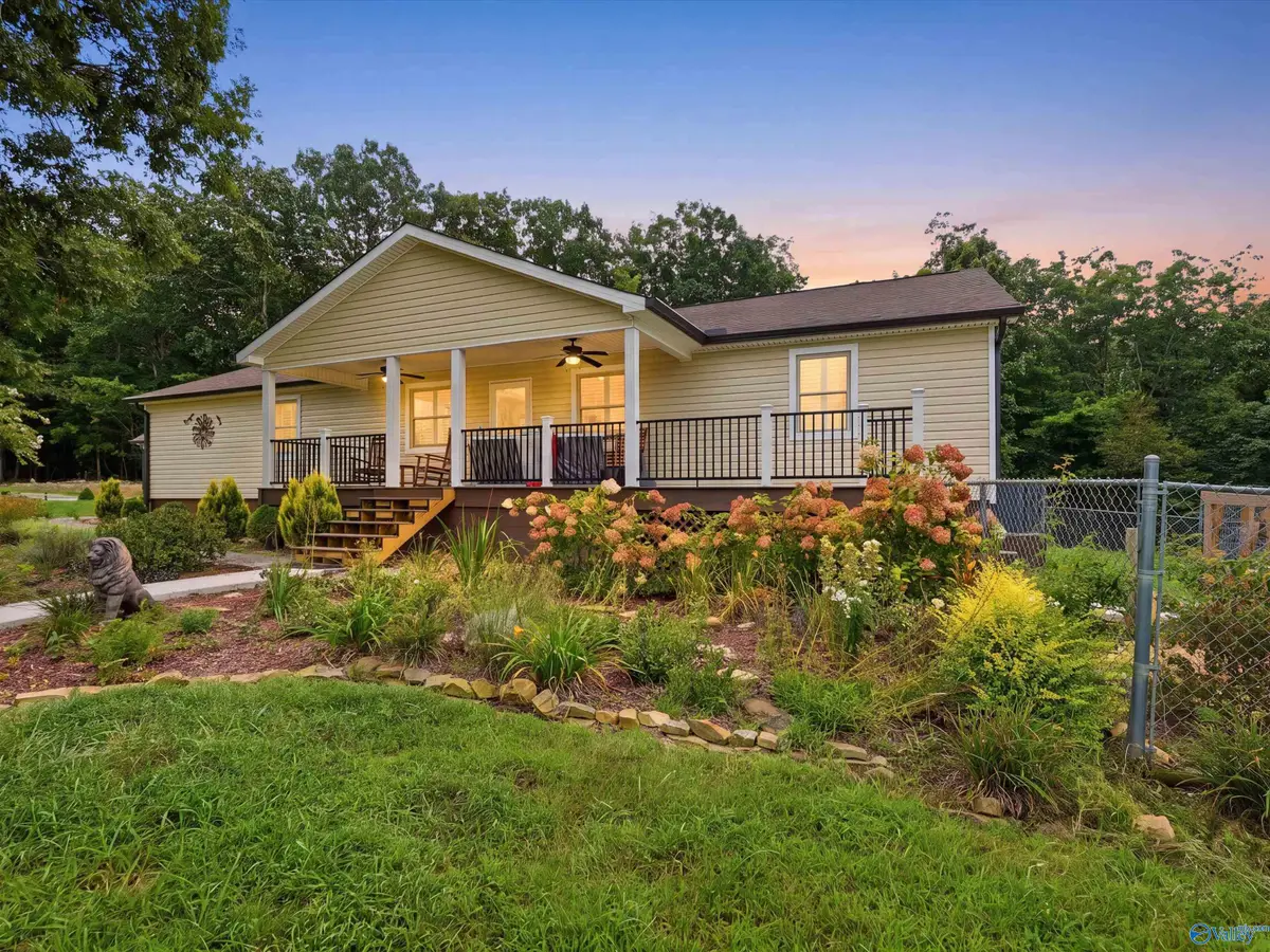 1050 County Road 303, Princeton, AL 35766 - #1